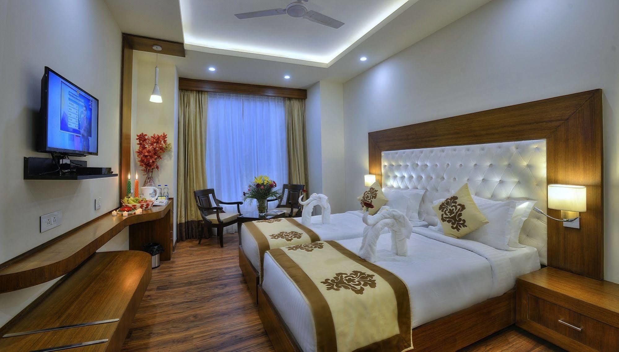 Hotel Seven Hills Tower Agra  Exterior foto